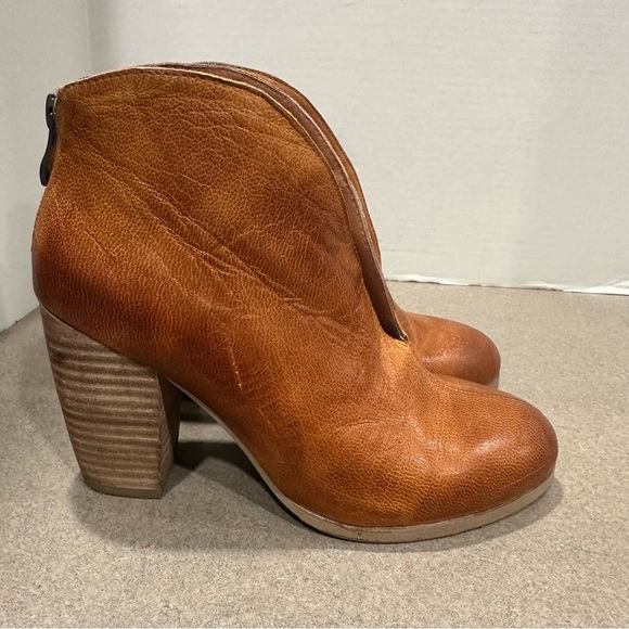 Anthropologie Antelope Tan High Cut Western High Heel  Boho Ankle Bootie Size 37 - Picture 1 of 12